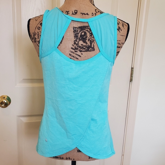 Lululemon tank - Picture 2 of 11